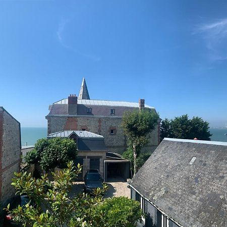 Studio vue mer à 2 min de la plage Villerville Esterno foto