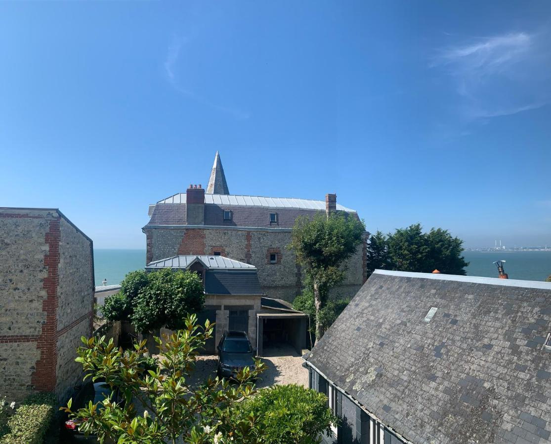 Studio vue mer à 2 min de la plage Villerville Esterno foto
