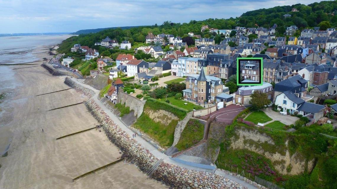 Studio vue mer à 2 min de la plage Villerville Esterno foto
